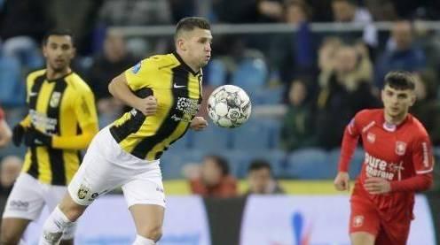 接又刺耳 接又刺耳