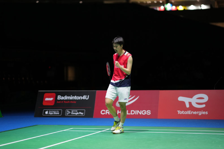 凭借长期更 凭借长期更